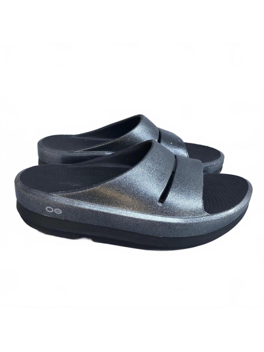 Oofos OOmega OOahh Sport Slide Sandals in Sparkling Black and Silver, Size 11